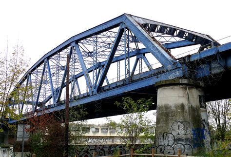 the warren truss bridge